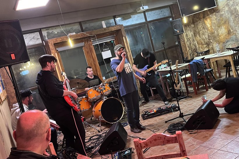 Klubkoncert – élő zenekar